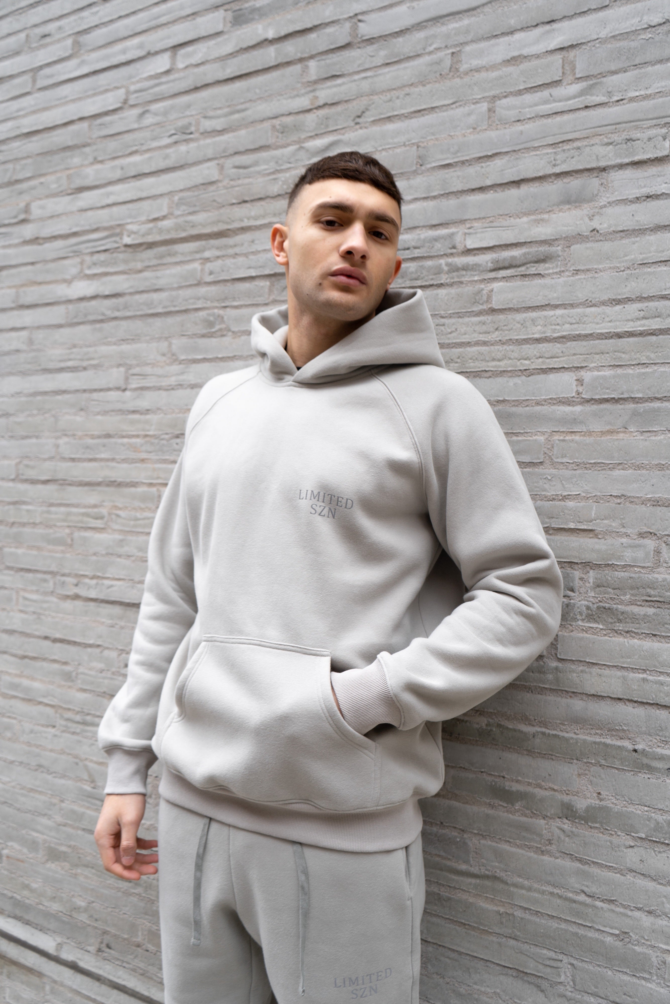 OVERSIZED ESSENTIAL HOODIE - CLAY